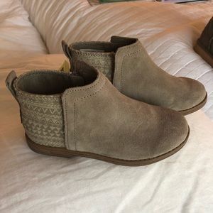 Girl’s TOMS booties size 13